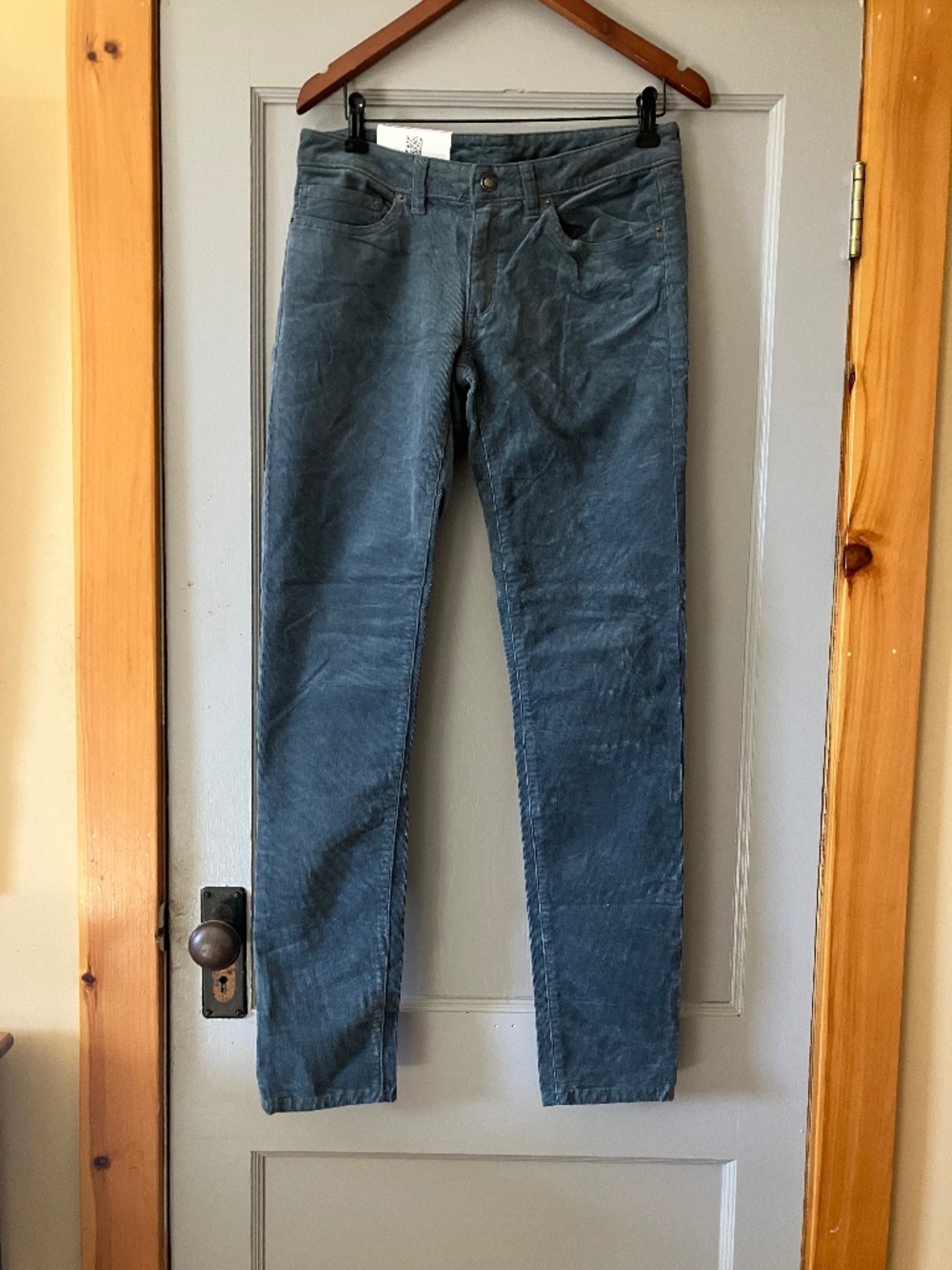 Patagonia NWT Nouveau Green Corduroy Pants | Size 29 | Slim Fit Stretch Low Rise